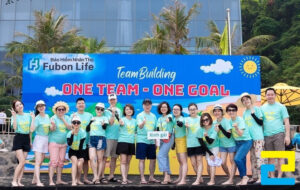 Các thành viên trong công ty được gắn kết lại với nhau sau sự kiện