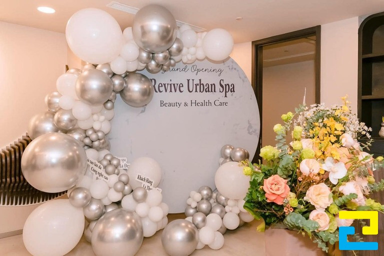 Mẫu trang trí khai trương spa đơn giản nhưng ấn tượng