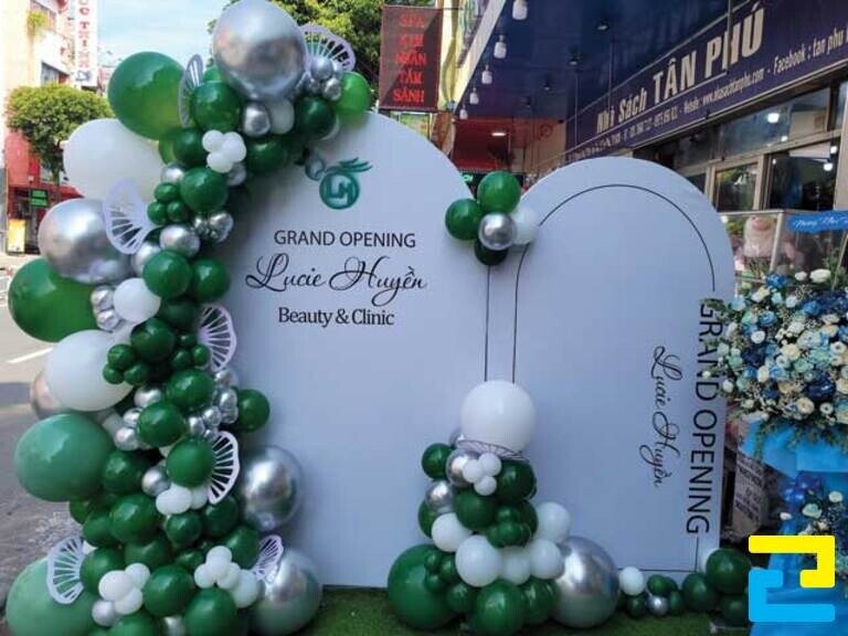 Trang trí khai trương spa tone xanh mới mẻ