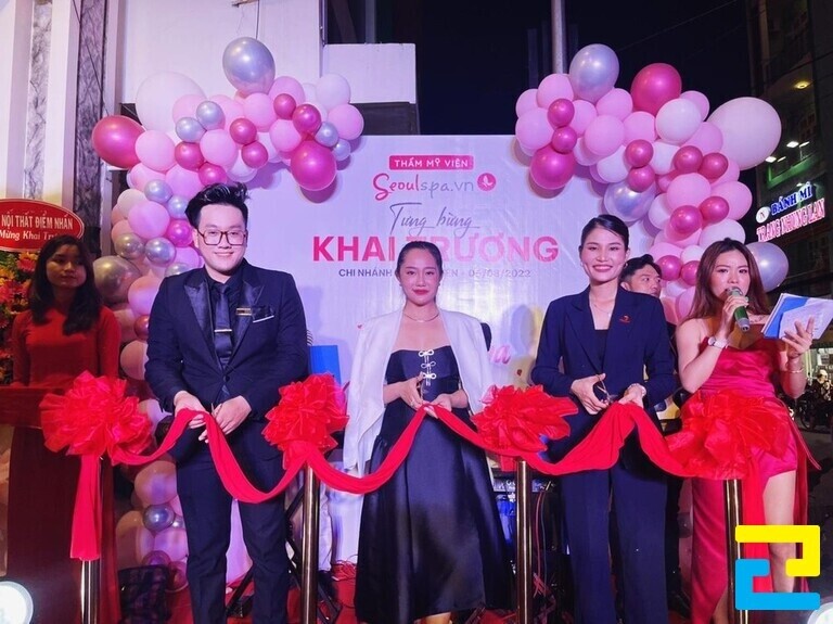 Trang trí sân khấu khai trương cho spa
