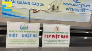 Bảng công ty mica in UV