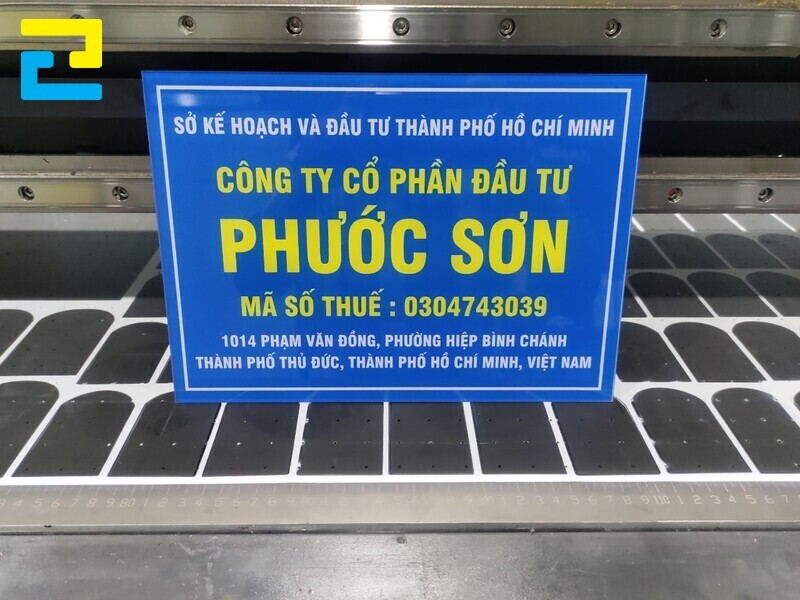 Làm biển công ty mica đẹp. Kích thước 40x30cm