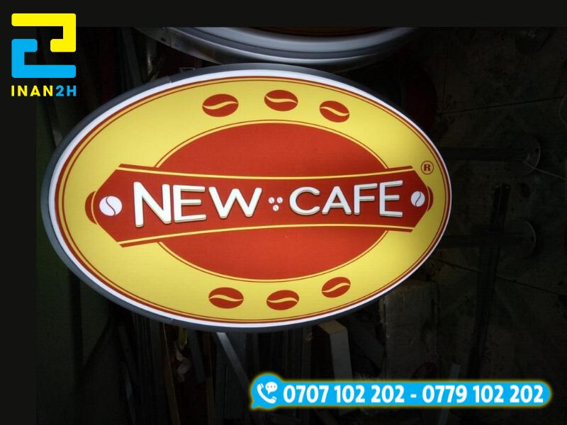 Biển hộp đèn mica phẳng kết hợp khung viền nhôm