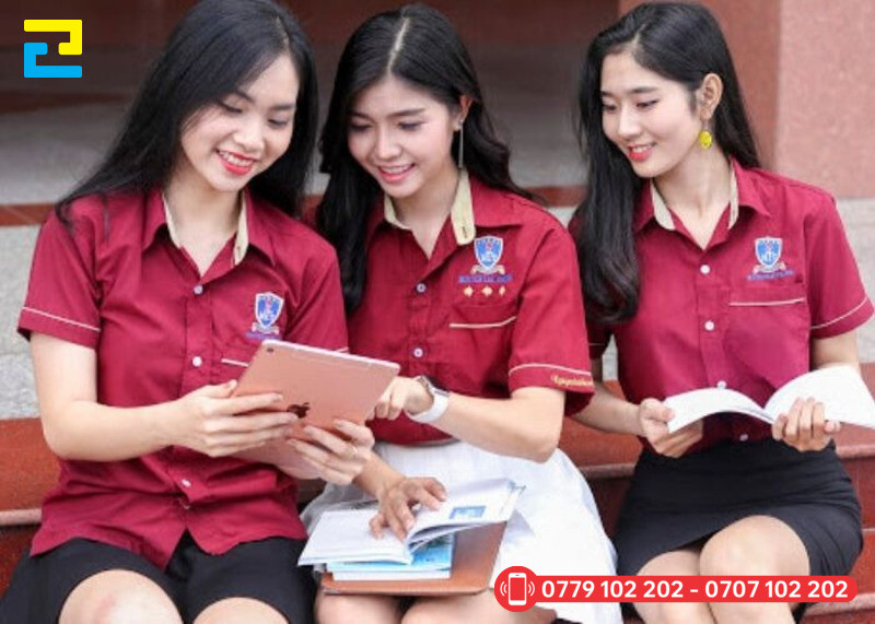 In Logo Truong Hoc Len Ao Cua Hoc Sinh