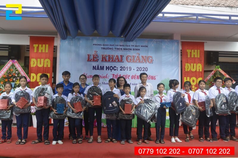 Qua Tang Khai Giang Inan2h