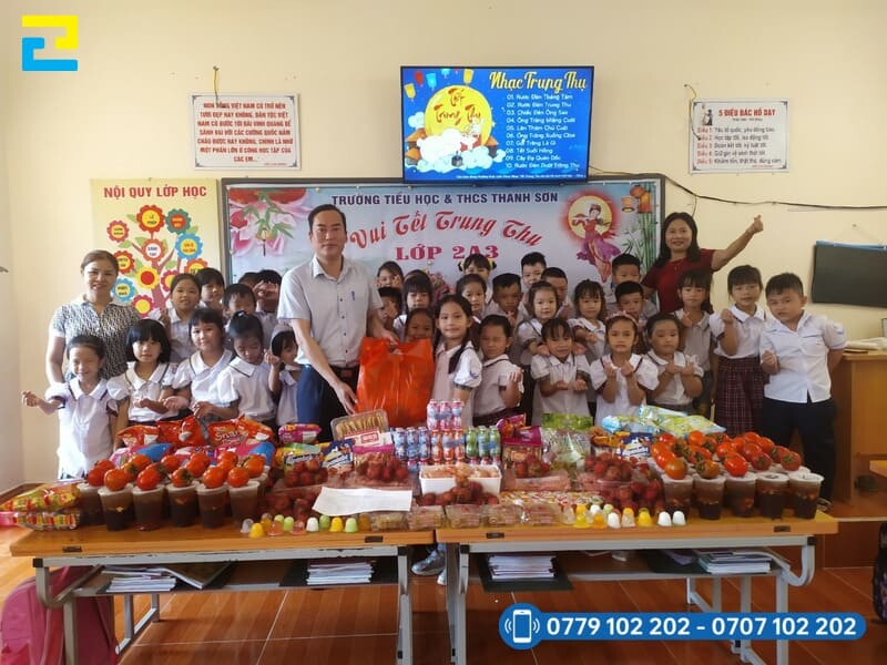 Y Ngia Trang Tri Lop Hoc Trung Thu