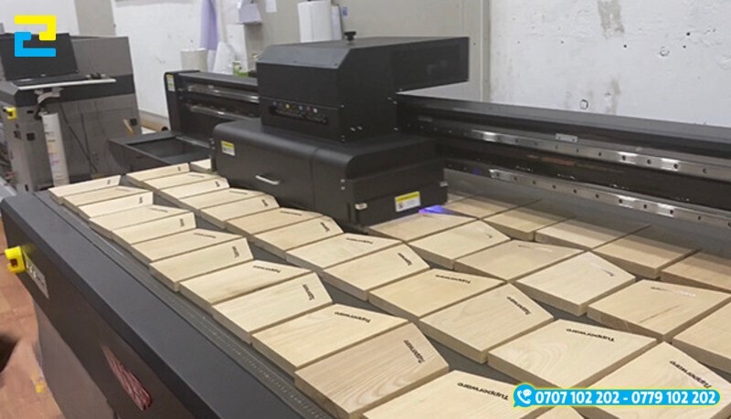 In Uv Bang Go Trang Tri Tet