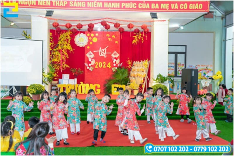 Trang Tri Tet Lop Hoc Bang Backdrop 2