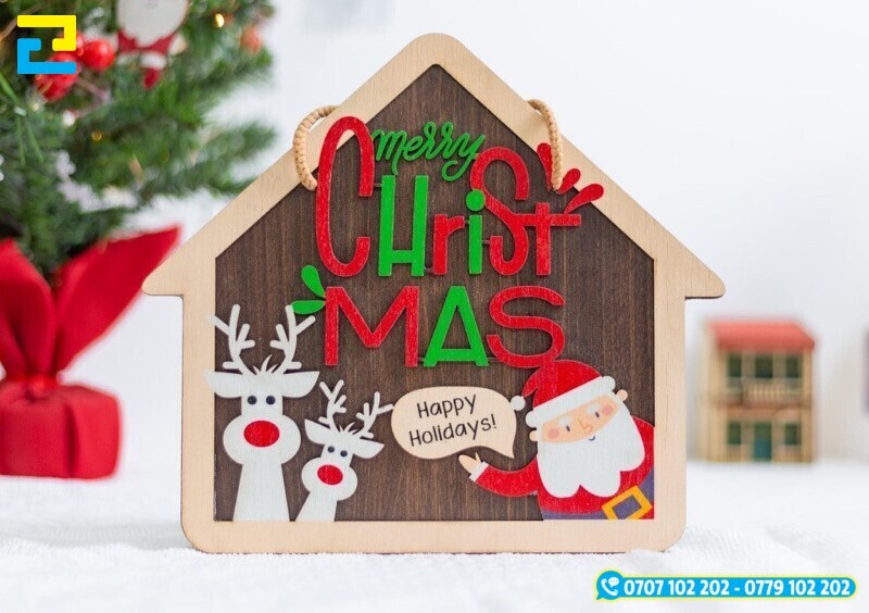 Bảng gỗ giáng sinh nhiều màu sắc