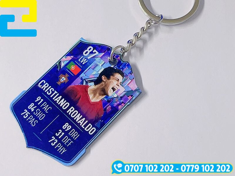 Móc khóa cầu thủ chất liệu mica in UV