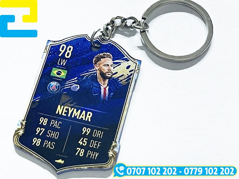 Móc khóa cầu thủ in UV bao viền