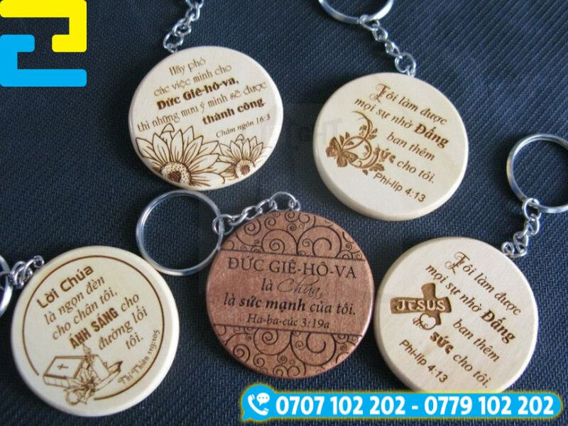 Móc khóa gỗ khắc laser