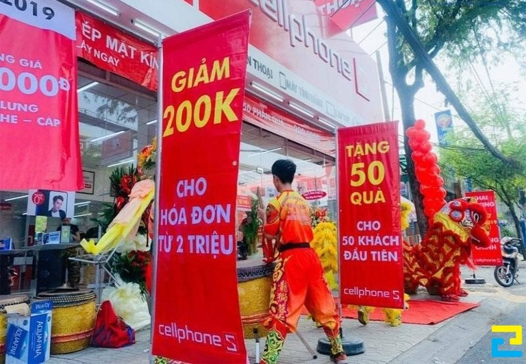 Kích thước phổ biến của băng rôn khai trương hiện nay đó là theo khổ dọc hoặc khổ ngang