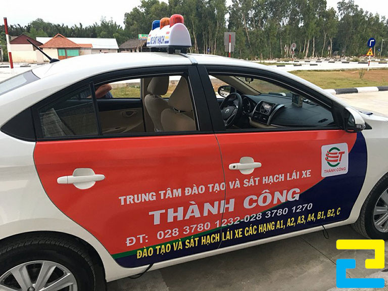 In Ấn Quảng Cáo 2h In Logo Dán Xe Oto