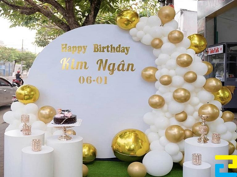 Các mẫu backdrop check in đẹp cho sinh nhật