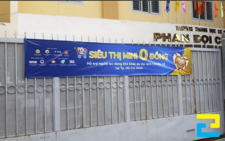 Lựa chọn kích thước in phù hợp để đảm bảo tính thẩm mỹ khi treo và truyền tải được nội dung mong muốn