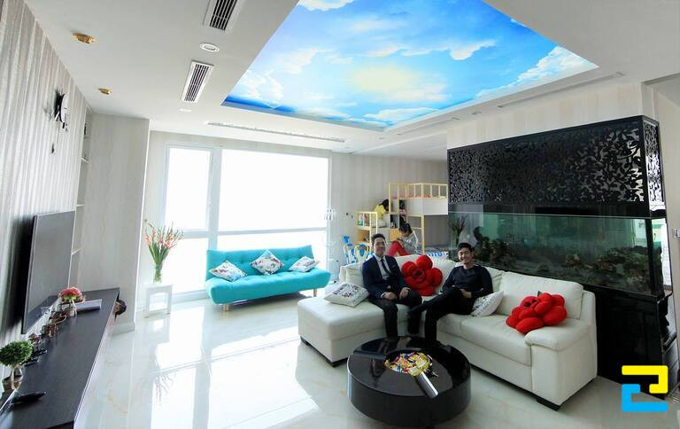 Bầu trời xanh trong lành tại phòng khách