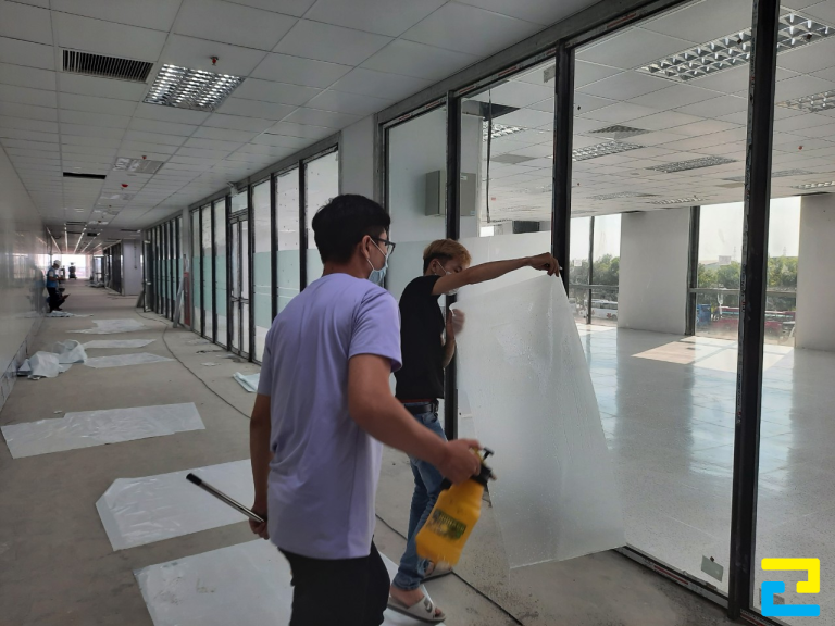 Khi lựa chọn tham khảo bất cứ dịch vụ in Decal mờ ở bất cứ đơn vị nào thì bạn cũng cần phải lưu ý các vấn đề về giá cả, nguồn gốc, độ uy tín 