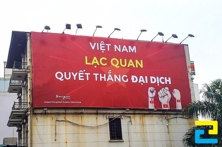 In Pano quảng cáo gắn tường