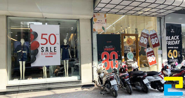 Dùng PP dán kính giúp tạo hiệu ứng quảng cáo, marketing tốt, thu hút khách hàng mua sắm