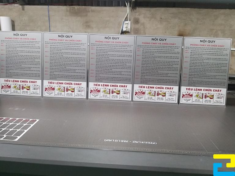 In bảng tiêu lệnh chữa cháy inox