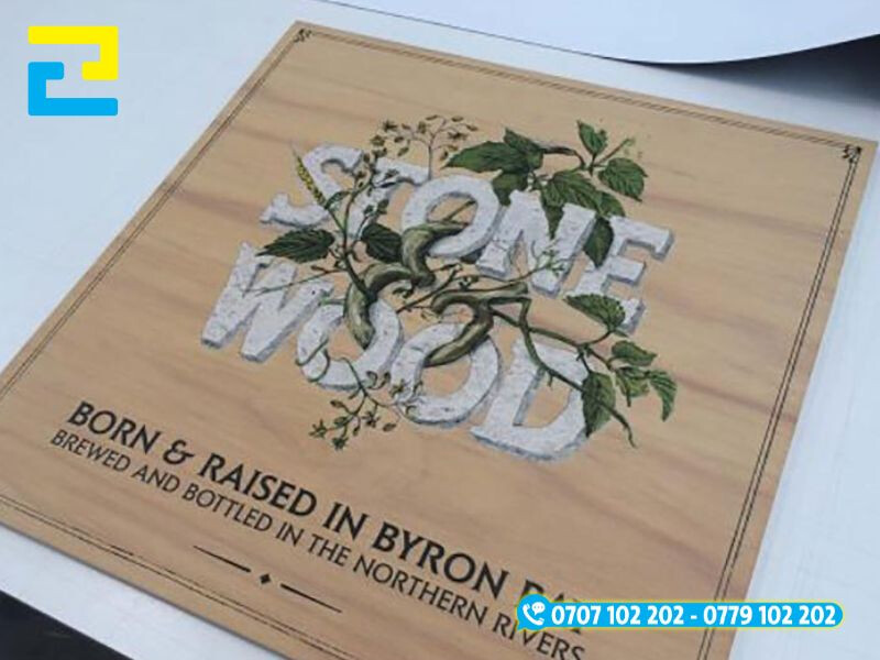 In biển hiệu, logo lên gỗ bằng công nghệ in UV