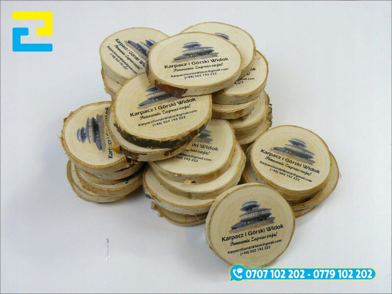 In logo lên gỗ sồi bằng công nghệ in UV