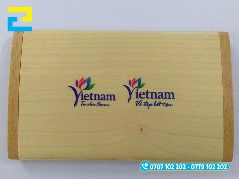 In logo Việt Nam lên gỗ